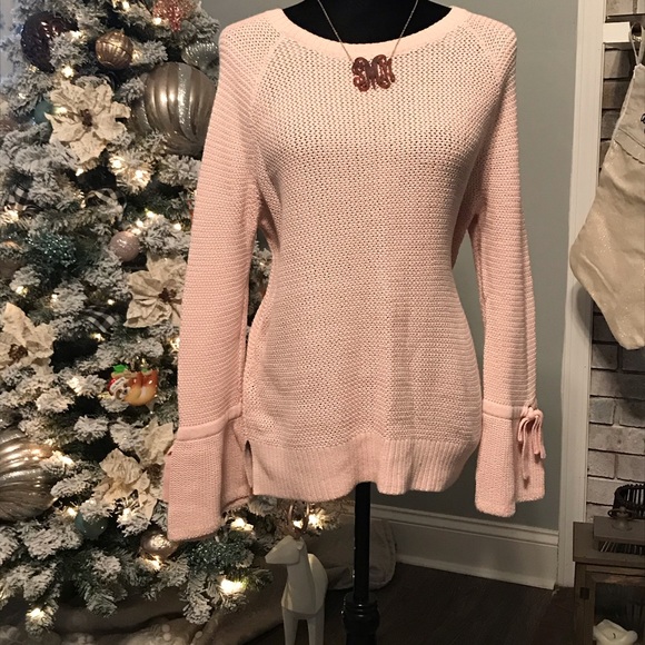 LOFT Sweaters - Loft Bow Sleeve Sweater